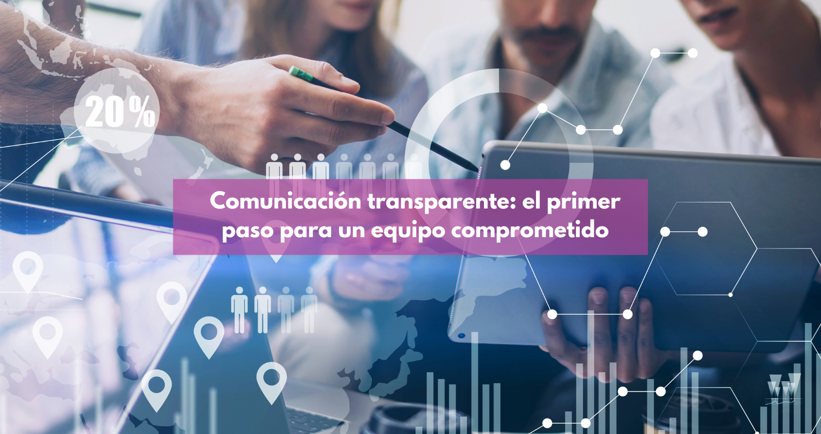 Un equipo diverso y comprometido interactúa en un ambiente colaborativo, simbolizando la comunicación transparente y efectiva impulsada por soluciones low-code de Apptitudinal.